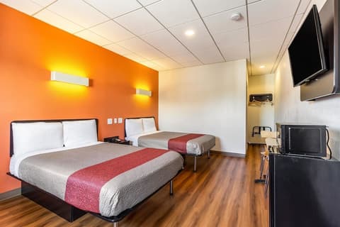 Motel 6 Elizabeth, NJ - Newark Liberty Intl Airport
