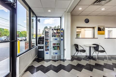 Motel 6 Elizabeth, NJ - Newark Liberty Intl Airport