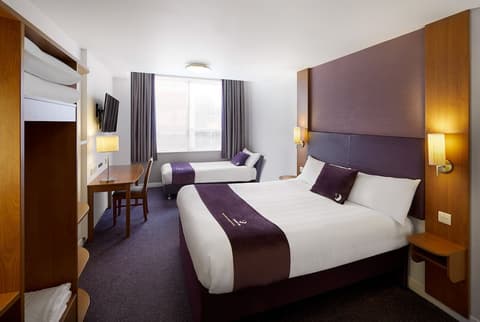 Premier Inn Edinburgh Airport - M9 Jct1
