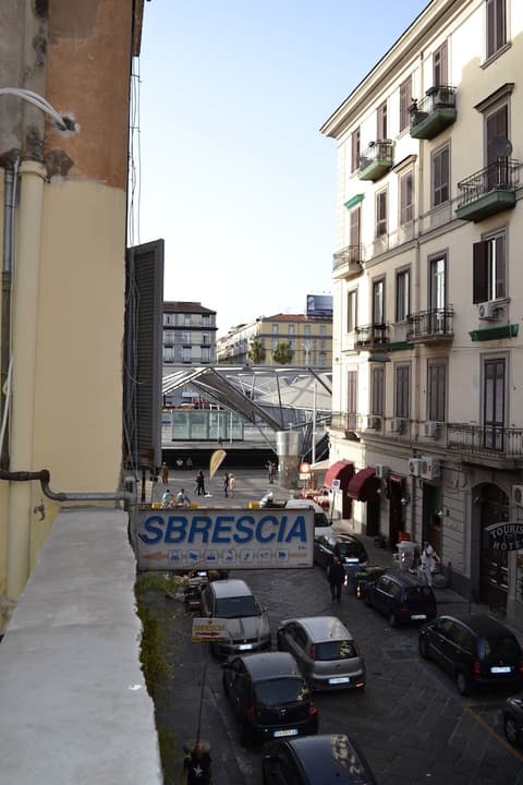 Anna's Family, Exterior