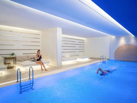 Novotel Istanbul Bosphorus, Pool