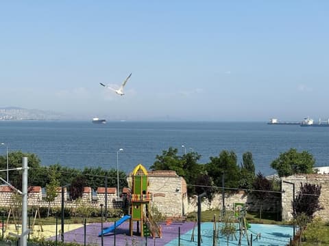 Queen Seagull Boutique Hotel