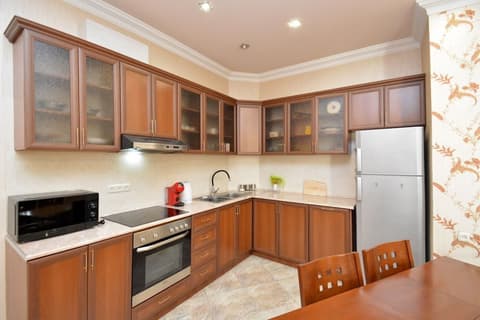 North Ave. Apartments by Luxe Group HH55, Private kitchen