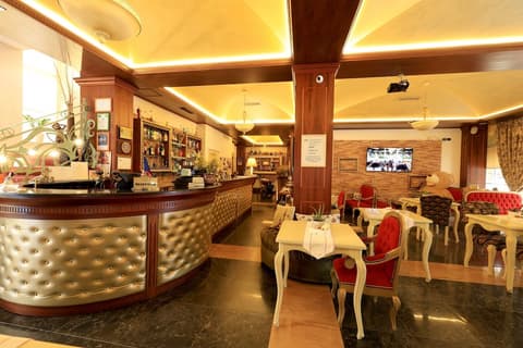 2 KITARRAT Boutique Hotel & SPA