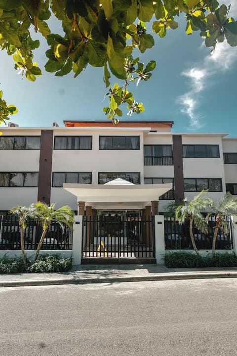 Ocean Winds Hotel, Reception