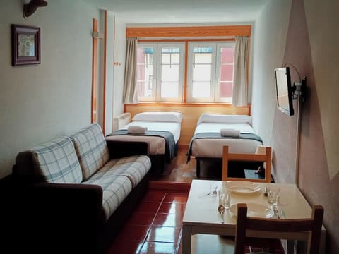 Apartamentos Las Tuyas 3000