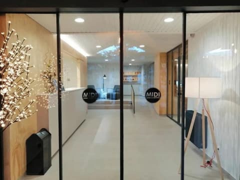 Apartamentos Midi 3000