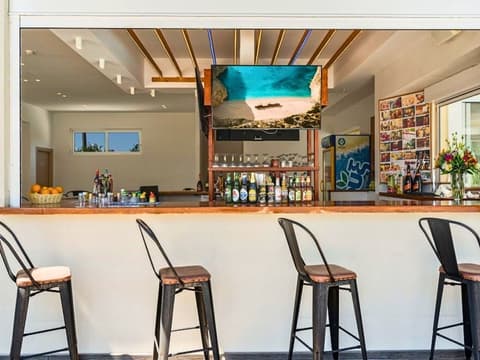 Manousis ApartHotel, Snack bar