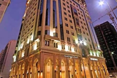 Durrat Al Eiman, Exterior