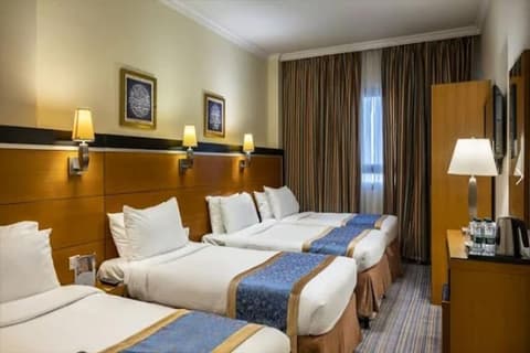 Durrat Al Eiman, Room