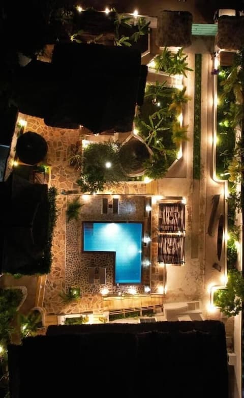 Tropical Sunset Boutique Hotel