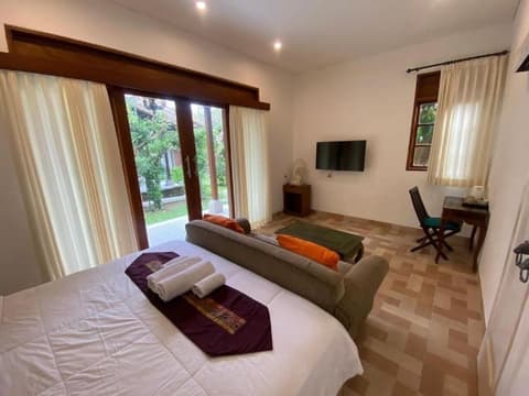 Tiis Garden Puri Villa