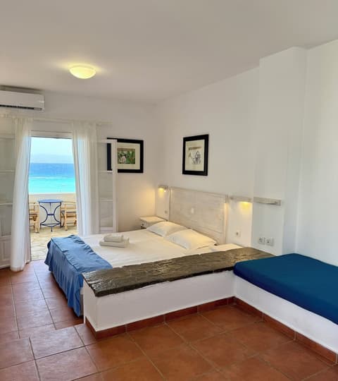 Paros Philoxenia, Room