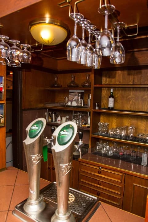 Hotel Molnár, Bar (on property)