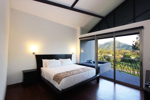 Luxury Sky Penthouses 3-6BR Condo-Hotel at Oceano Jaco, Room