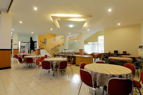 University Hotel Yogyakarta, Restaurant