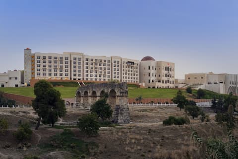 Constantine Marriott Hotel, Front of property