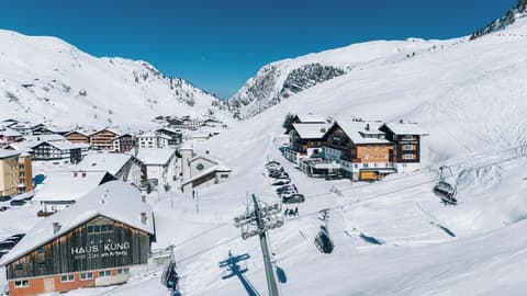 Hotel Enzian, Front of property