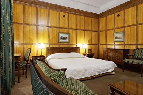 König von Ungarn, Room