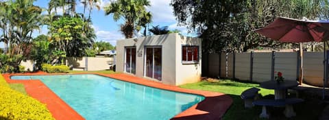 Lapologa Bed and Breakfast, Pool