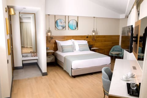 Miramare Beach Hotel, Room