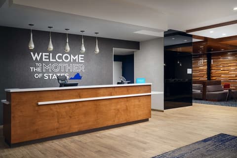 Hampton Inn & Suites Richmond - Downtown, Reception
