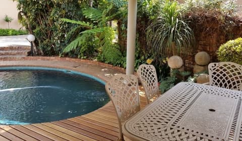 Royal Ridge Guest House and Apartments, Terrace/patio