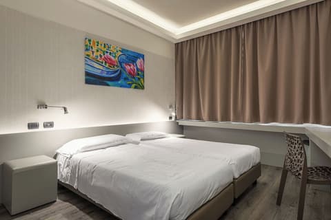 The Gate Hotel, Room