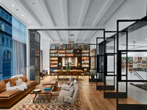 Arlo NoMad, Lobby sitting area