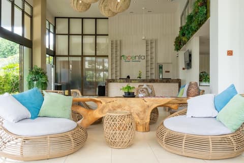 Recenta Suite Phuket Suanluang