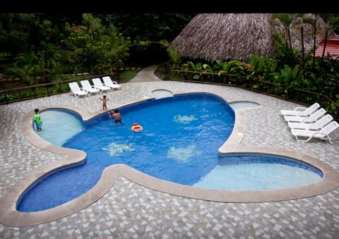 Turtle Beach Lodge, Pool