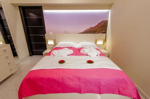 All Saints Villas, Room