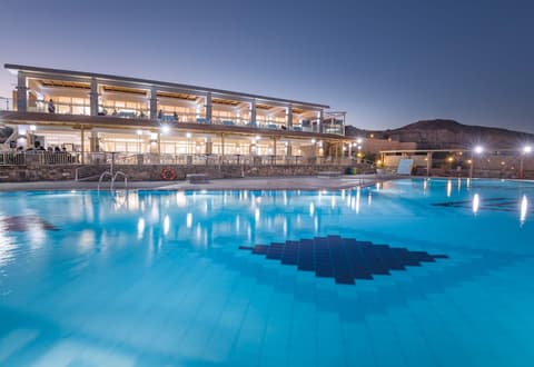 Grand Blue Beach Hotel, Pool