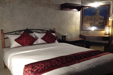 Beehive Phuket Old Town - Hostel