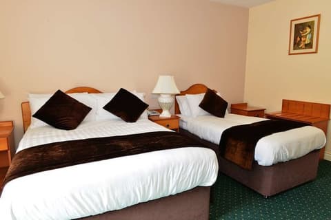 Murphy's Hotel, Room