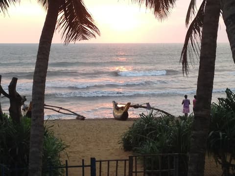 Marigold Beach House, Front of property