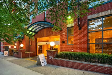Grand Park Hotel & Suites Downtown Vancouver, an Ascend Collection Hotel