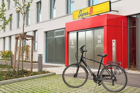 Super 8 by Wyndham Munich City North