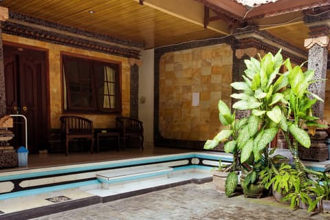 Segara Sadhu Inn Kuta by ecommerceloka