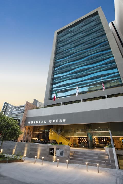 Krystal Urban Guadalajara, Exterior