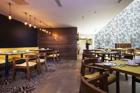 Krystal Urban Guadalajara, Restaurant