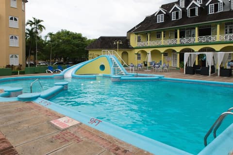 Beach Castles Studio, Outdoor pool