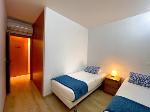 Born to Stay in Milfontes, Room