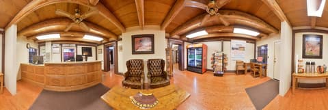 Thunderbird Lodge