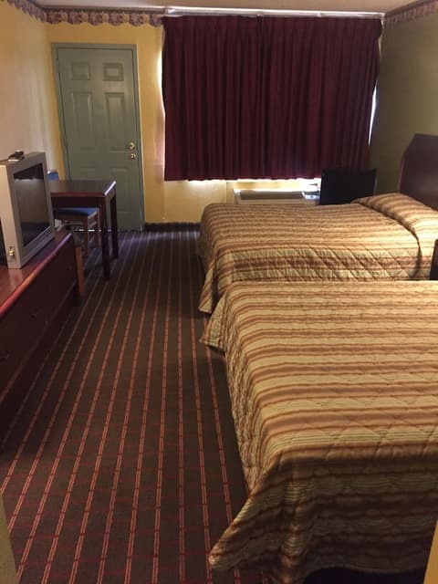 Camelot INN, Room