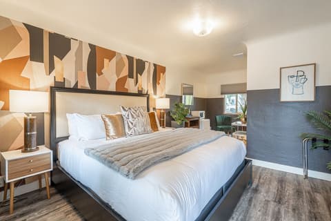 b.side motel + rv, Room