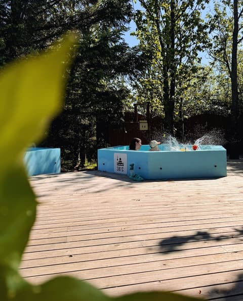 Hotel Hjarðarból, Outdoor pool