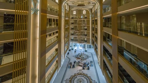 Haydarpasha Palace, Interior entrance