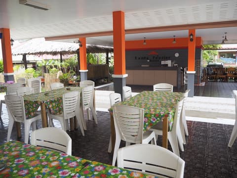 Lanta Fevrier Resort, 