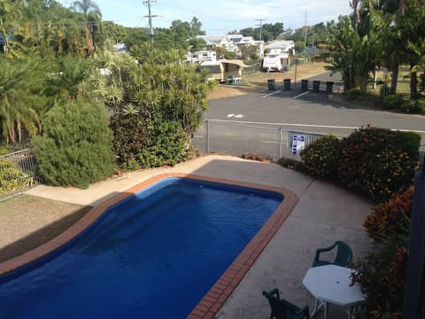 Riverside Tourist Park, Pool